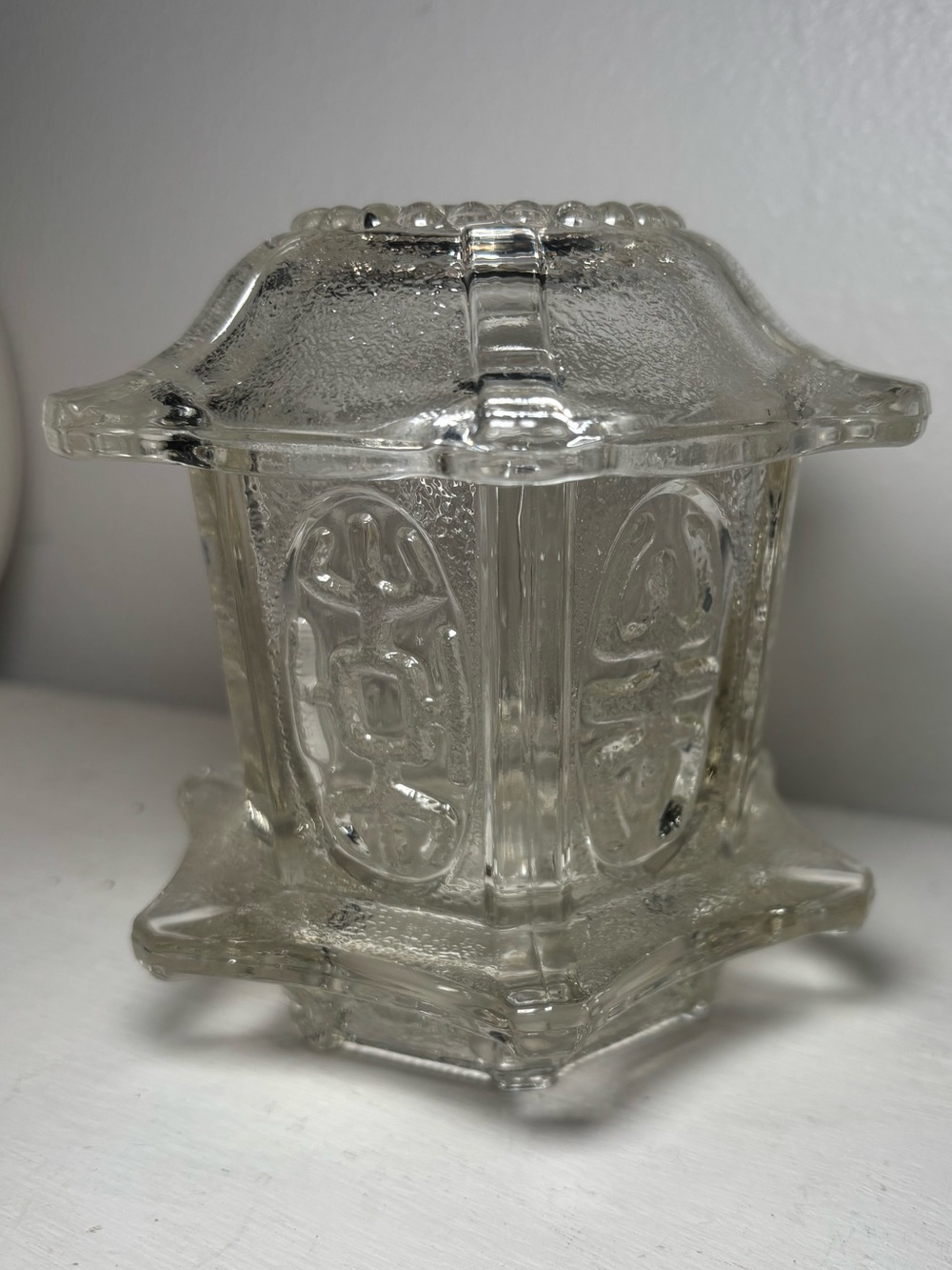 Vintage clear L.E. Smith Asian Pagoda Fairy Lamp, MCM